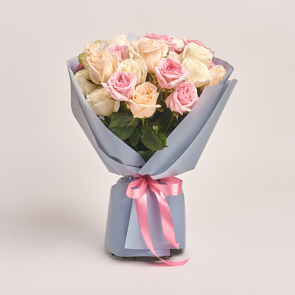 Bouquet of 25 pioneer Rose mix