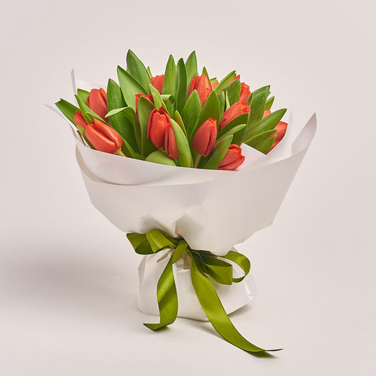 Bouquet of 25 Red tulips